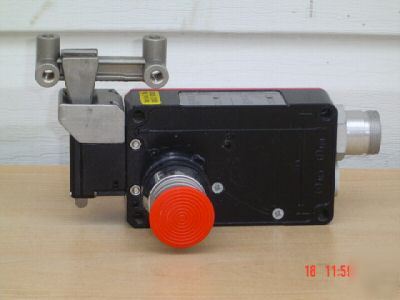 Fortress interlocks safety gate switch 24VAC 
