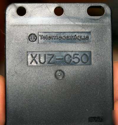 5 - telemecanique retro reflector photo targets xuz-C50