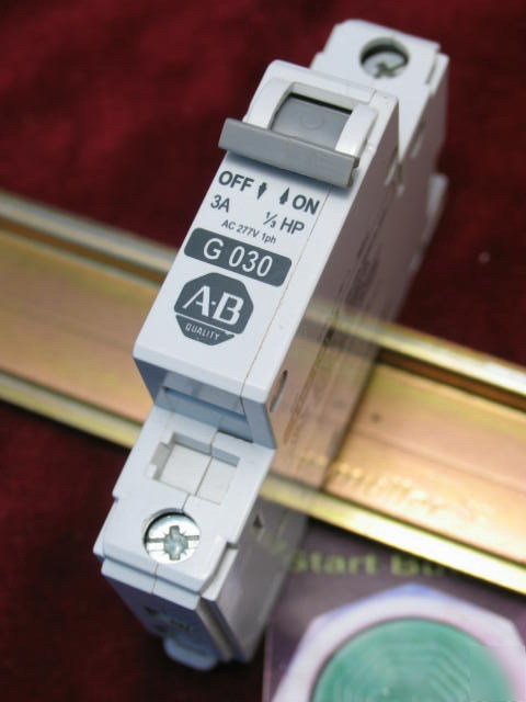 G030 allen bradley 1PL circuit breaker 1492-CB1 3 amp