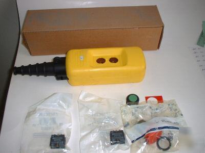 New telemecanique XACA02H7 pendant sation crane hoist