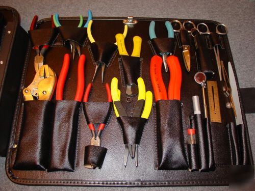 Radio and computer field maintenance kit