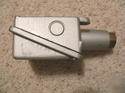 Omega pressure switch, model 111