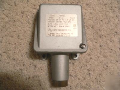Omega pressure switch, model 111