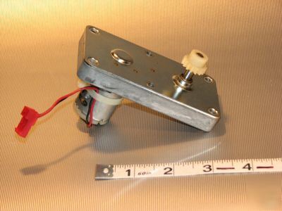 New dc gear reduction motor 2V to 12V dc old stock