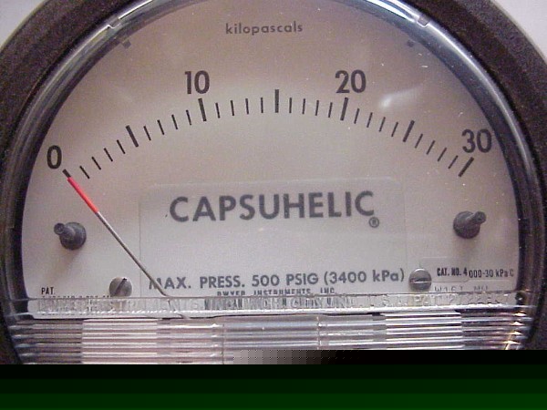 New dwyer 4000-30KPA capsuhelic diff. pressure gauge