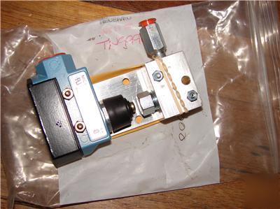 Honeywell microswitch BZE6-2RN194 nnb 15A-125