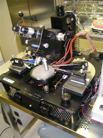 Micromanipulator model 6200 manual probe station