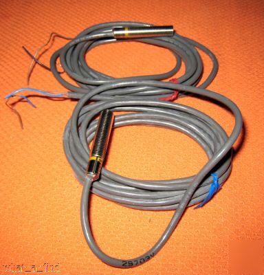 New 2 lot omron E3HT-1L proximity switch E3HT-1DE1