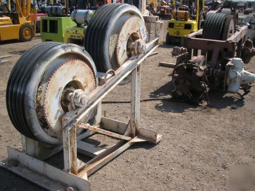 Bull wheel tensioners quantity of 2 electrical cable 