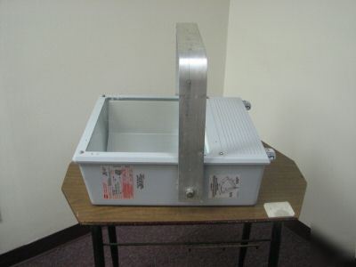 Crouse-hinds champ fmv light fixture