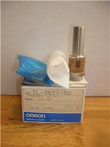 Omron tl-X5Y1-52 TLX5Y152 proximity switch 120VAC 