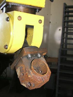 Like new robot by fanuc a model a-1 w/controller 