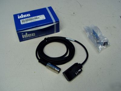 New idec photoelectric sensor m/n: SA1C-DD3 - in box