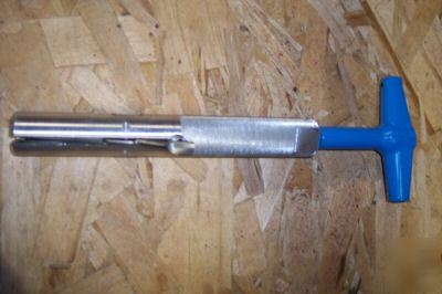 Probe insert tool