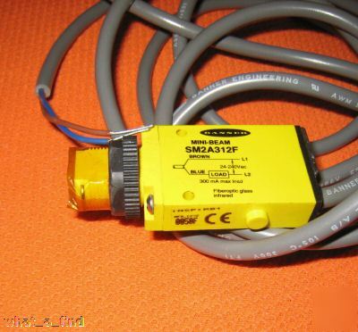 New lot 2 banner SM2A312F & SM2A312LVAG sensor 